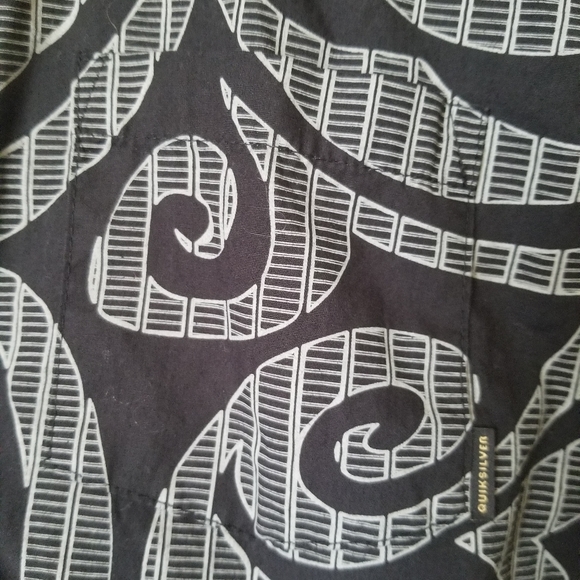 Quicksilver Boys Tribal Hawaiin Button Down Shirt - Picture 4 of 8